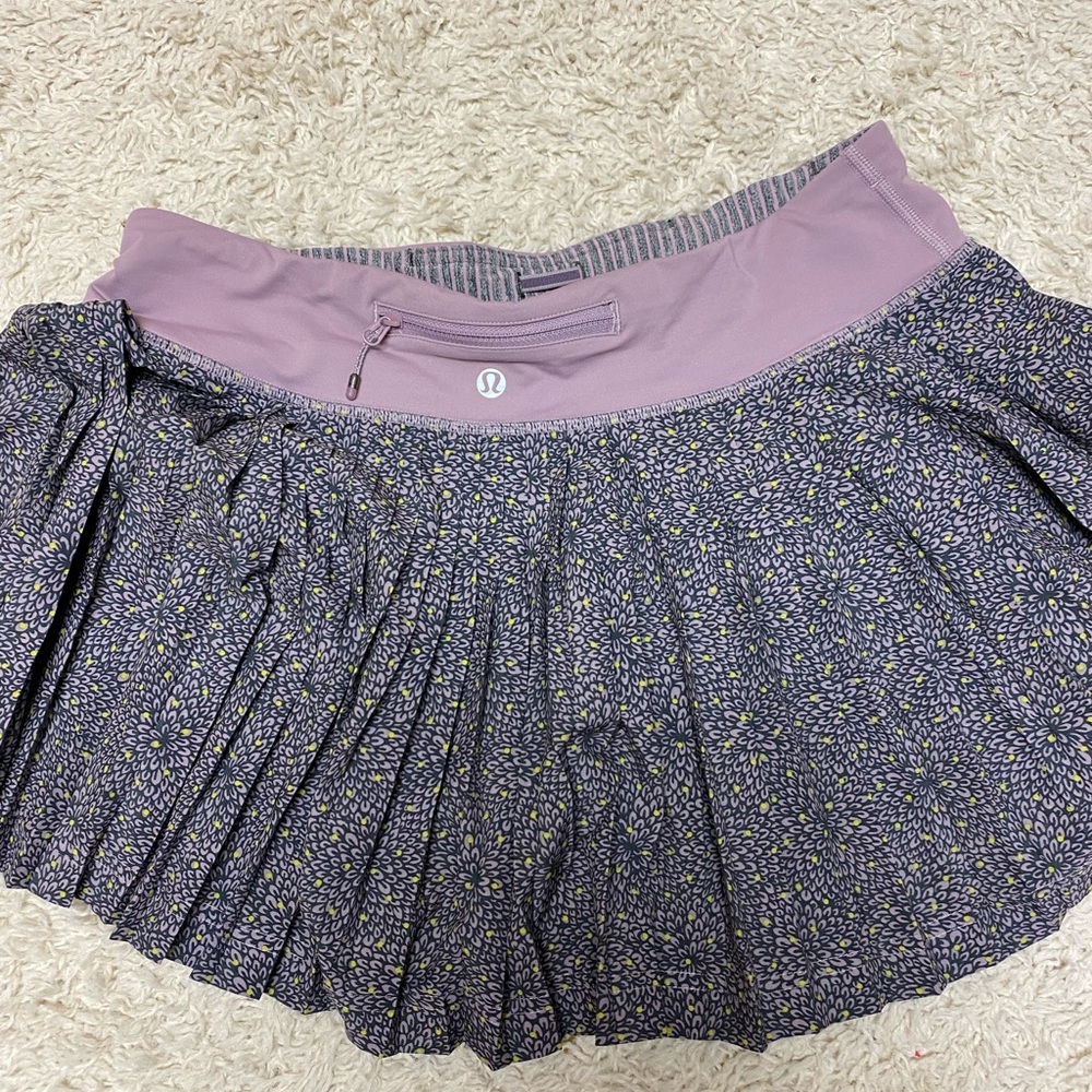 Lululemon Pleat to Street Skirt Dottie Mum Deep Coal Mauvelous